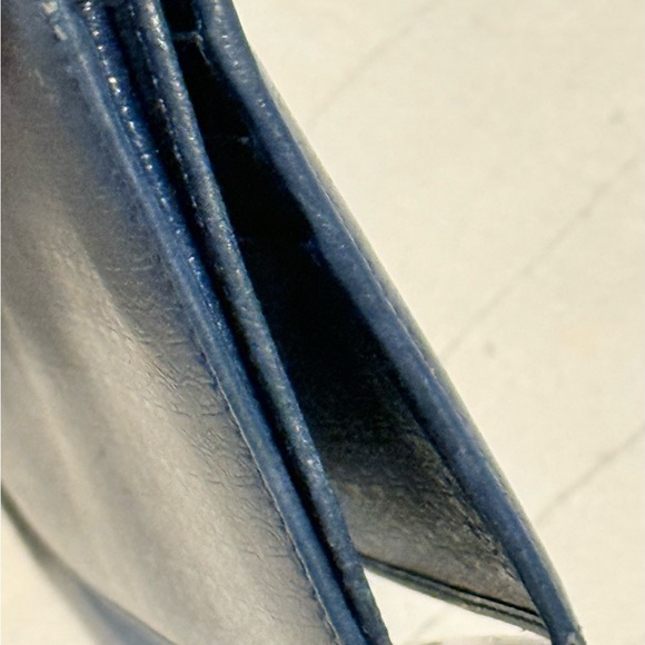 Gucci /// Vintage Large Leather Wallet - Picture 4 of 16